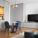 Bob W Ullanlinna 4*